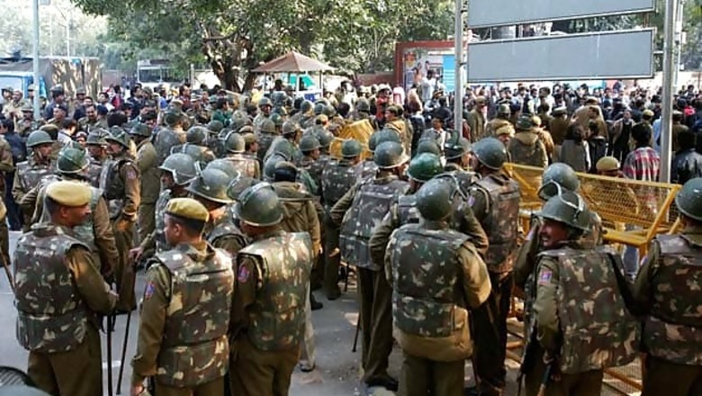 Police used excessive force on protesters: VK Singh