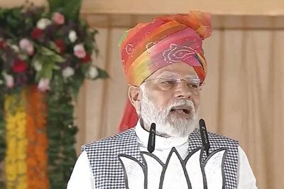 PM Modi Pays Tributes to JP, Deshmukh on Their Birth Anniversaries
