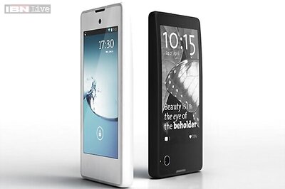 YotaPhone with dual screens launched; 4.3-inch LCD on front, greyscale e-reader on rear