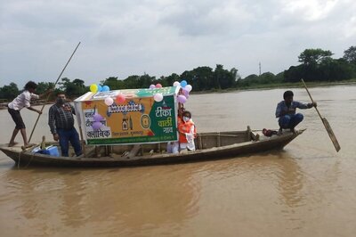 'Vaccines in Boats' for Flood-affected Locals in Bihar's Muzaffarpur Amid Covid Scare