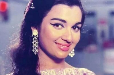 Asha Parekh Recounts Encounter With Creepy Fan