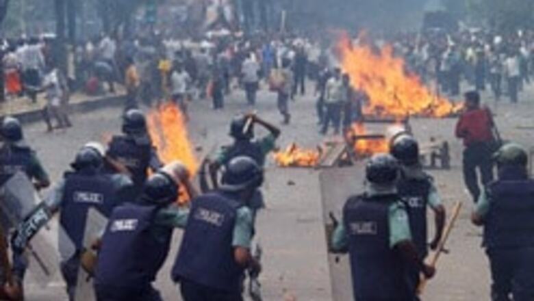 Bangladesh political crisis deepens
