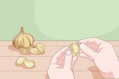 How to Make Garlic Garden Spray