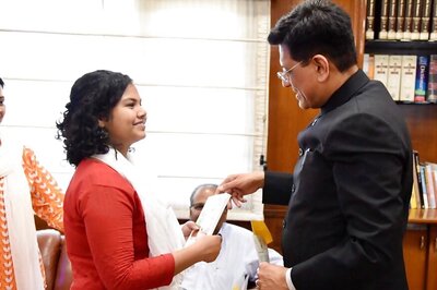 Railways Rescues Girl Who Ran Away Failing Maths Test, Minister Gifts Her Modi’s Exam Warriors Book