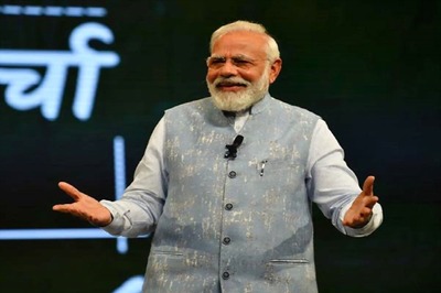 ‘People’s Hard-earned Money Going in Bhaipo Service Tax’: Modi PM Mocks Mamata’s ‘United Muslim’ Call