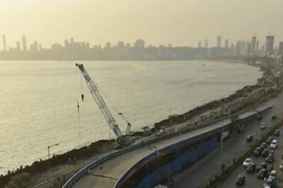 Mumbai: Locals Oppose Public Toilet at Marine Drive, Cite Heritage Concerns & Potential Vagrant Attraction