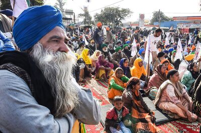 News18 Evening Digest: Govt Invites Farmers for Talks on Dec 30; Saudi Jails Women's Rights Activist and Other Top Stories