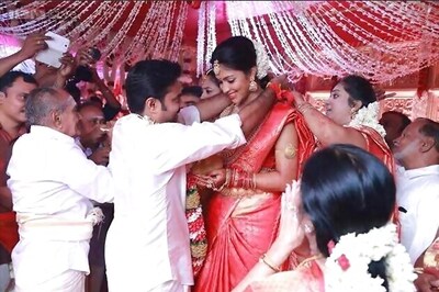 Actress Amala Paul ties the knot with filmmaker Vijay