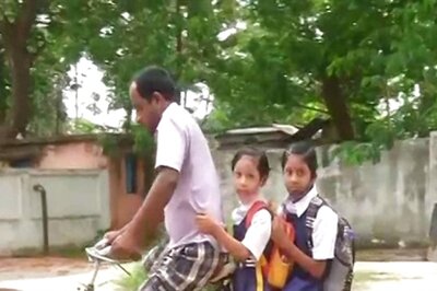 Scholarship Offers 80% Fee Waiver to Kids From Low-Income Families, From School to College Students Anyone can Apply