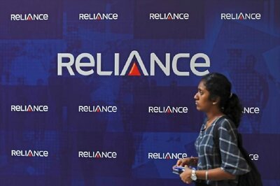 Reliance Industries Shares Fall 1.4% After Reporting Record Profit in Q3