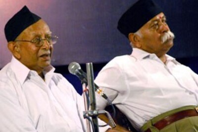 Advani meets RSS chief, agenda not revealed