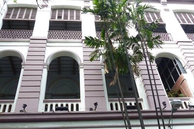 Presidency Students Distribute Food Items Among Transgender People Hit By Lockdown