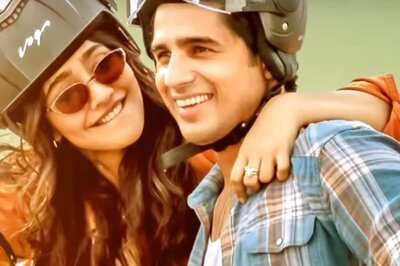 Thoda Thoda Pyaar: Romantic Track Starring Sidharth Malhotra and Neha Sharma Released Before V-Day
