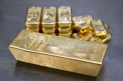 Chinese among two women held for smuggling gold at Delhi airport