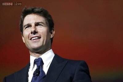 Actor Tom Cruise secretly dating Laura Prepon