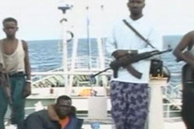 Somali pirates leave dhow; release 14 Indian crew