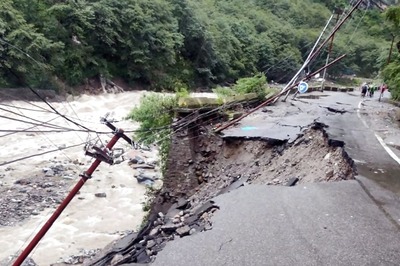 Swollen River Damages Road In Sonprayag; Traffic to Kedarnath Disrupted