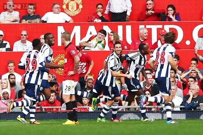 West Brom stun Manchester United 2-1 to pile pressure on Moyes