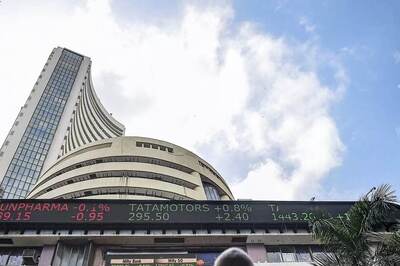 Stock Market Updates: Sensex Falls 130 Points, Nifty at 24,680; Mazagon Dock Down 4%