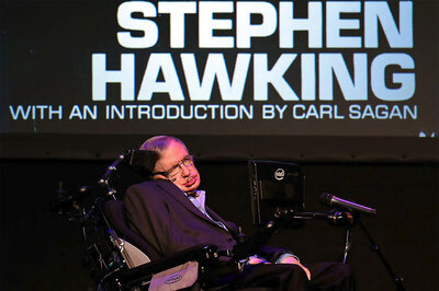 Stephen Hawking Warns Against Contacting Aliens