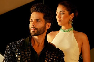 Shahid Kapoor Clicked With Mira Rajput After Their Brunch Date, Fans Call Them 'Cute Couple'