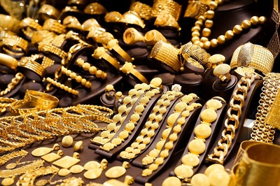 Gold Price Today at Rs 46,550 Ahead of Festivals. 'Investors Must Create Fresh Long Positions'