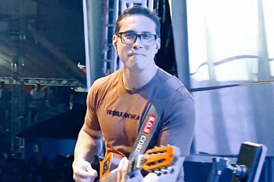 Brazilian Singer Ayres Sasaki Dies at 35, During Live Performance; His Last Instagram Post Goes Viral