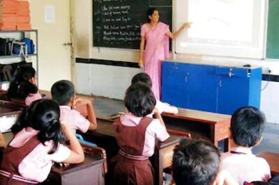 Schools Fined for Forcing Parents to Buy Uniform, Textbooks From Specific Outlets