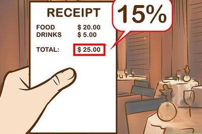 How to Tip a Restaurant Waiter