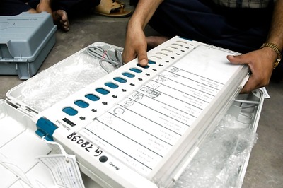 Political Parties Lock Horns in UP for Crucial Bypolls on 7 Seats