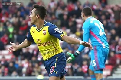 Arsene Wenger hails 'super' Sanchez after Chilean sinks Sunderland