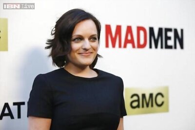 Elisabeth Moss aims for it all in Broadway's 'The Heidi Chronicles'