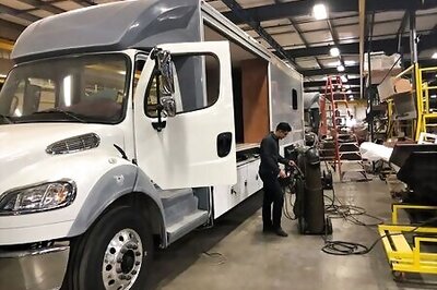 Motor vehicles power U.S. factory orders in June