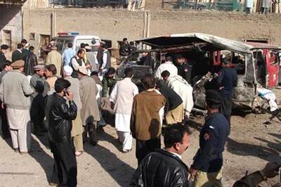 Suicide bomber kills 14 in northwest Pakistan