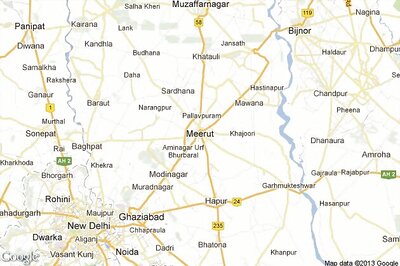 8 persons including 3 cops injured as fire breaks out in a building