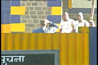 Photo of the day: Sanjay Dutt walks out with a grand salute to Yerwada Jail