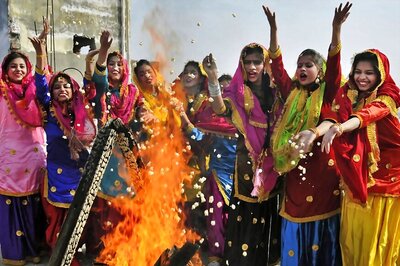 Lohri 2020: Wishes, WhatsApp Messages and Quotes to Wish Your Loved Ones