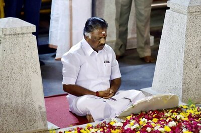 AIADMK (Amma) Leader Alleges Attack by Rival Panneerselvam Faction