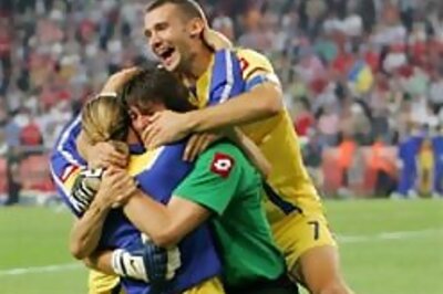 Ukraine march on, win on penalties