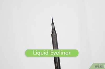 How to Apply Pencil Eyeliner