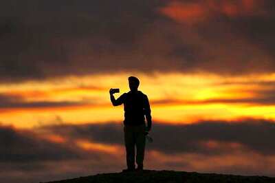 Selfie Craze Pushes Khandwa Youth to Brink of Death