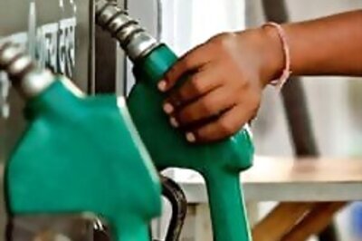 Maharashtra govt slashes fuel prices