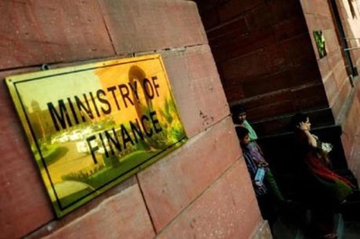 Finance Ministry Classifies Around 80 Percent of All NBFCs in India as ‘High Risk’