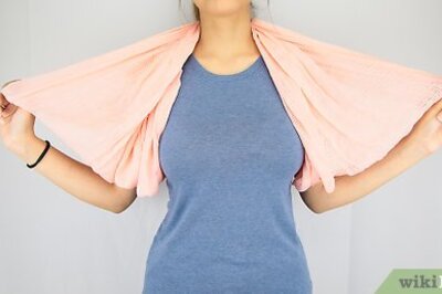 How to Wear an Infinity Scarf