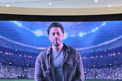 Shah Rukh Khan Looks Beefed-up in First Virtual Appearance Since Aryan Khan's Jail Release