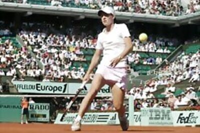 Favourite Henin wary of Kuznetsova