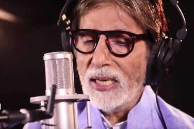 Amitabh Bachchan Sings Ganesh Aarti in Sarkar 3