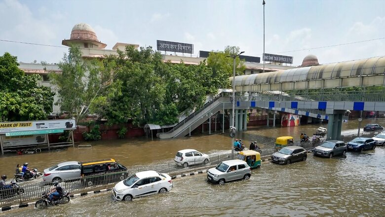 Delhi Flood: Traffic Woes Persist As Water Yet to Recede From Key Roads | Avoid These Routes