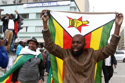 Zimbabwe Protesters Begin Marching Towards Mugabe Residence