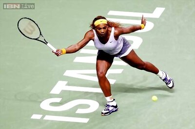 Defending champion Serena Williams reaches WTA semis